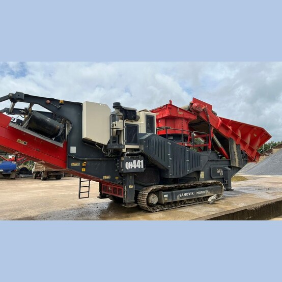 Sandvik #QH441, Mobile Cone Crusher, 8,000 Machine Hrs, 9,985 Engine Hrs, 2016 - Image 3