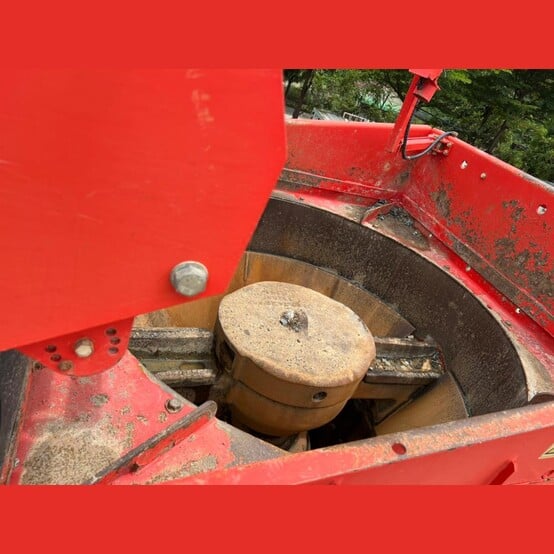 Sandvik #QH441, Mobile Cone Crusher, 8,000 Machine Hrs, 9,985 Engine Hrs, 2016 - Image 10