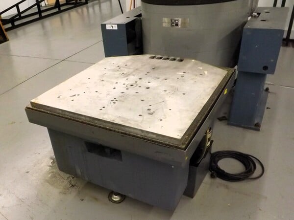 7.5 KIP Unholtz Dickie #SA15-R24C, vibration system with slip table - Image 3