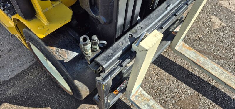 4500 lb. Yale #ERCO45VGN36TE088, forklift, baqttery poweredr, 36 V., 3 stage, side shift, auxiliary - Image 7
