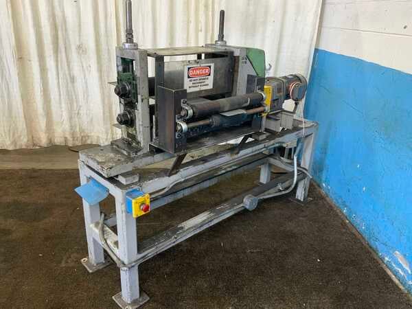 Yoder #M2, rollformer head & outboard, 2' shaft diameter, 20" roll space, 2 HP, dimpling rolls on machine - Image 7