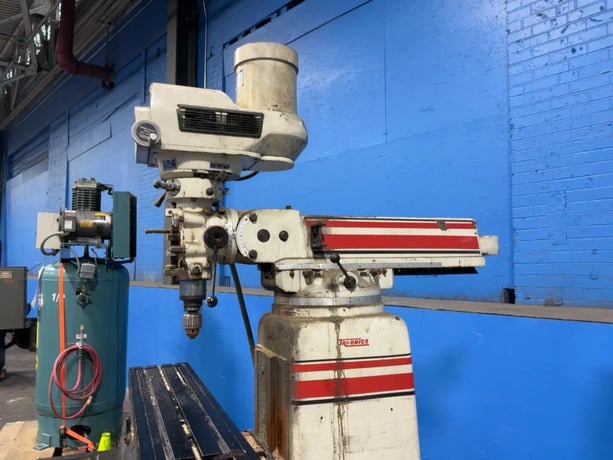 Tri-onics, vertical mill, 50x10" table, 3 HP, 220/440 V. - Image 3