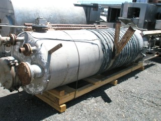 525 gallon Stainless Steel Jacketed Tank, 36" diameter x 10' straight height, dished heads, 18" diameter - Image 1