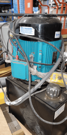 6 Ton, PentaLift, truck mounted lift, 12000 lb., 7.5 HP, 18.8 amps, 230 V., triple piston - Image 5