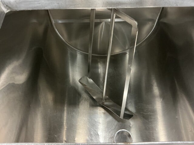 750 gallon Stainless Steel, (3) 250 gallon compartment mixing tank, 230/460 V. - Image 10