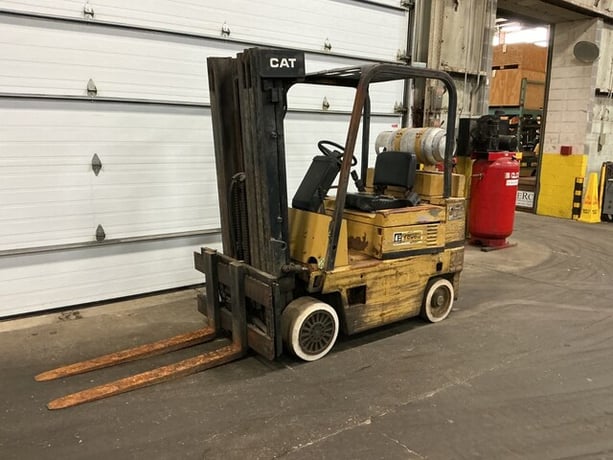 6000 lb. Caterpillar #TC60D, LP forklift, 3 stage mast, class 3, 48" forks - Image 2