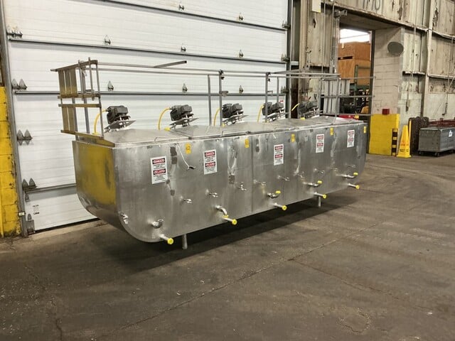 750 gallon Stainless steel, (5) compartment mixing tank, (5) motors, 1/2 HP, 230/460 V. - Image 2