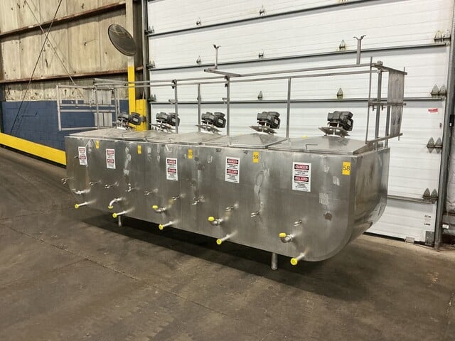 750 gallon Stainless steel, (5) compartment mixing tank, (5) motors, 1/2 HP, 230/460 V. - Image 3