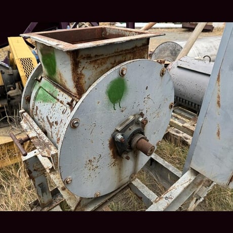 Knife style Cutler-Hammer mill, 24" diameter, 12" x 13.5" feed opening - Image 3