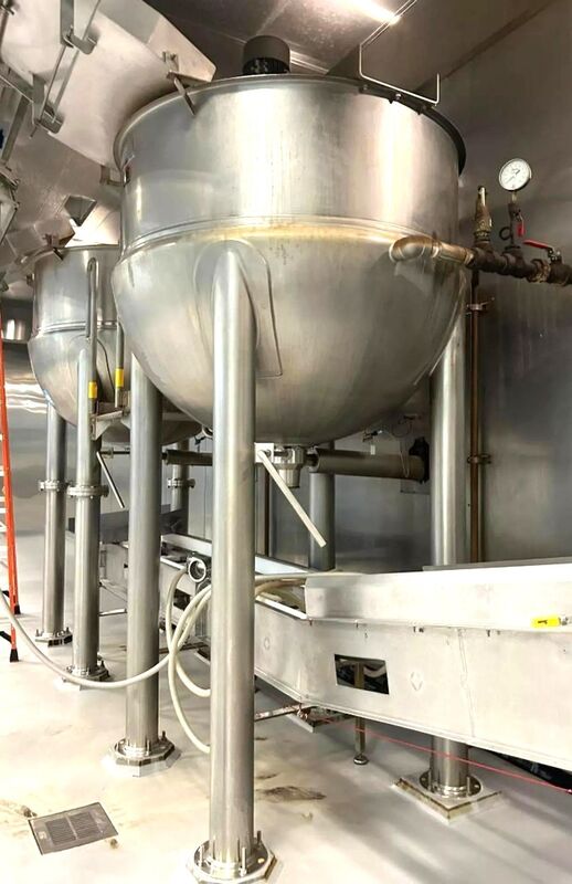 600 gallon Lee #600D5S, jacketd mix kettle, sweep / scrape agitation, 90 psi @ 332°F, 7.5 HP, 230/460 V. - Image 2