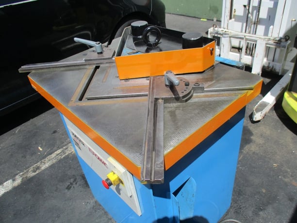 3/16" x 7" x 7" Euromac Haeger #200/4, hydraulic corner notcher, automatic hold-down - Image 5