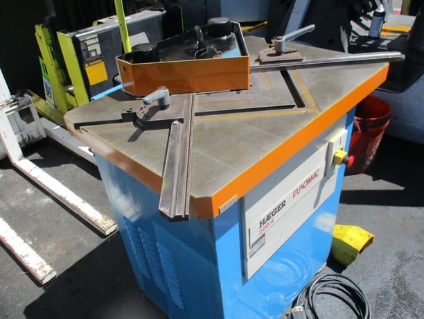 3/16" x 7" x 7" Euromac Haeger #200/4, hydraulic corner notcher, automatic hold-down - Image 6