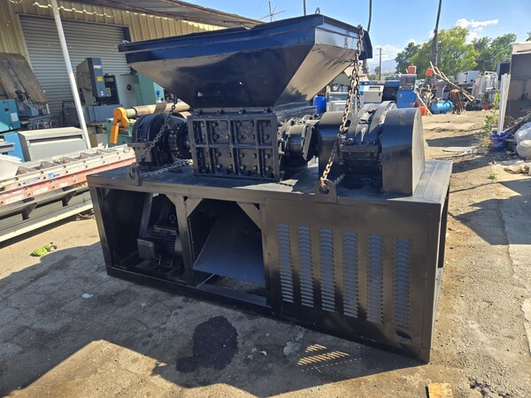 Kunjie, double shaft tire shredder, plastic / wood / cardboard recycling machine - Image 6