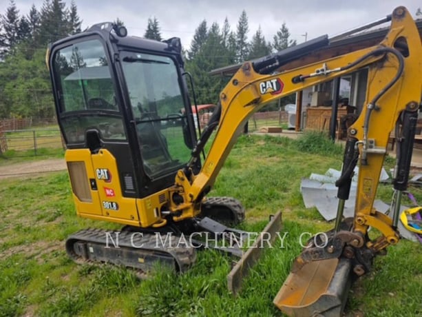 Caterpillar 301.8 CRCB, 734 hours, S/N: H8X08217, 2022 - Image 2
