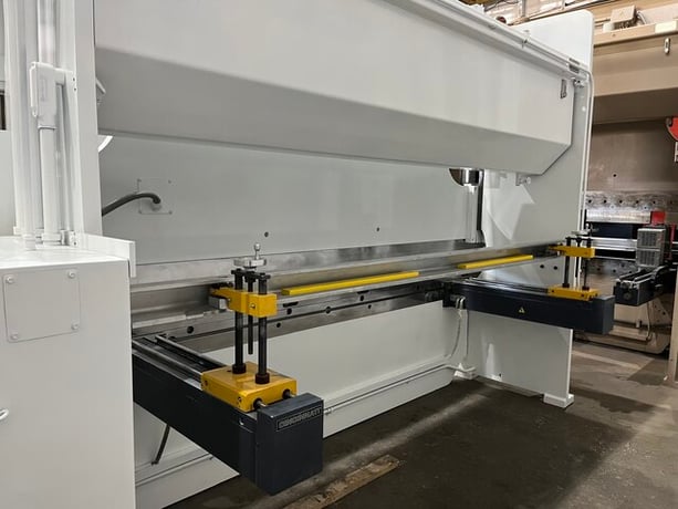 90 Ton, Cincinnati #90CBII, CNC press brake, 12' overall, 126-3/4" between housing, 8" stroke, 7" throat, 15 - Image 3