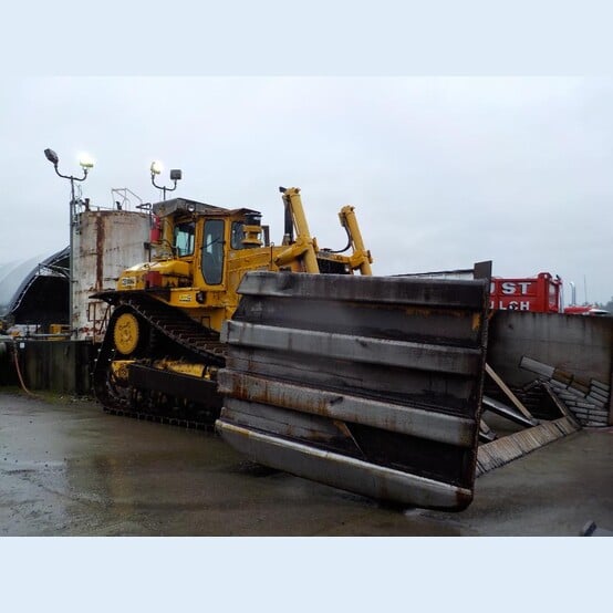 Caterpillar D9L, Crawler Dozer, 460 HP CAT 3412 diesel engine, 255-gallon fuel tank, 8.2' track gauge, 1985 - Image 2
