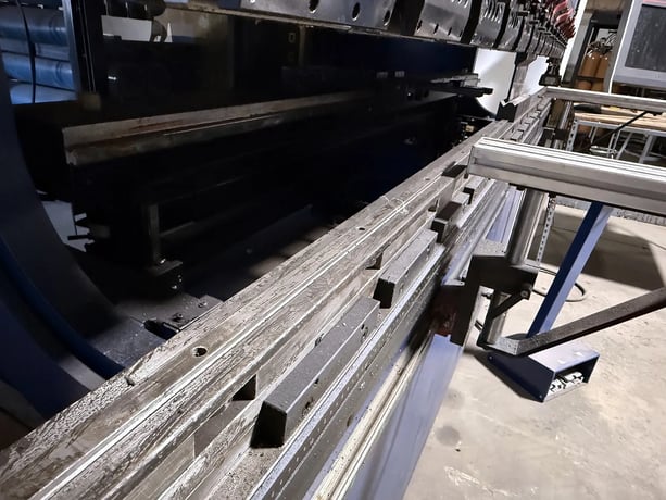 100 Ton, HSG #HB1003, hydraulic press brake, 10' overall, 8" stroke, 16" throat, 18" open height, 2023 - Image 8
