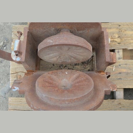 Bico, Pulverizer, 8" grinding plates, 5 HP, 150-200 mesh output, 1/4" feed size - Image 6