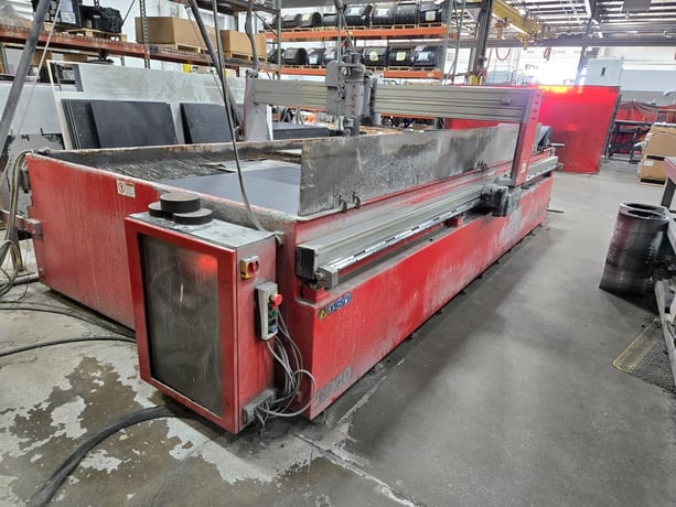 Omax #2040, CNC Waterjet, 16' 1" x7' table, 166" x79" x12" travel, 41.7 FPM, - Image 2
