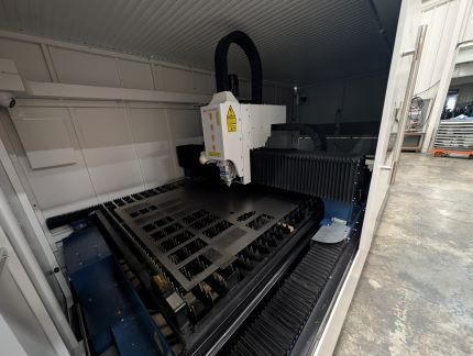 Hans #G3015HF-S, fiber laser, 5' x10' table, 122" x63" x13" travel, Rexroth servos, 1001 Control, 12 kw - Image 2