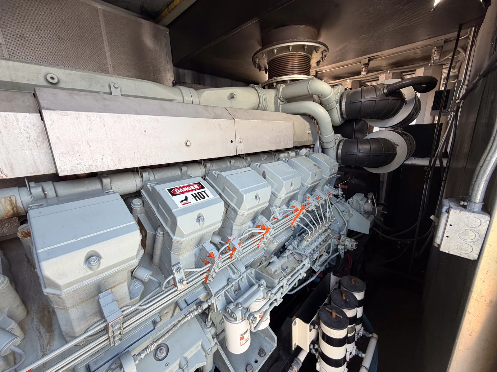 2000 KW Baldor #S16RY2PTAW21, diesel generator, trailer/SAE, 277/480 Volts, 2011 - Image 4