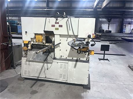 6-1/2" x 6-1/2" x 1/2" Geka #HYD, hydraulic ironworker, 110 ton, 12" throat, 2" stroke, 5 stations, 1997 - Image 2