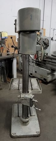 20" Clausing #2276, drill press, 1.25" drill capacity, 150-2000 RPM, 1.5 HP, 6.5" spindle travel - Image 3