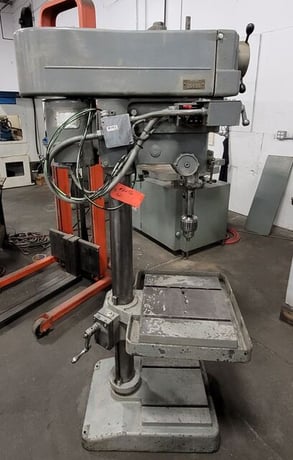 20" Clausing #2276, drill press, 1.25" drill capacity, 150-2000 RPM, 1.5 HP, 6.5" spindle travel - Image 4