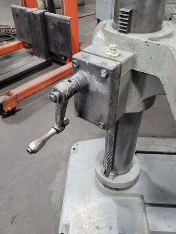 20" Clausing #2276, drill press, 1.25" drill capacity, 150-2000 RPM, 1.5 HP, 6.5" spindle travel - Image 5