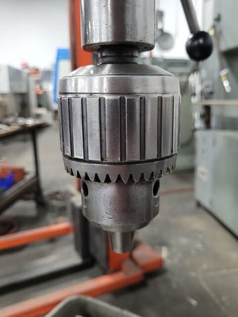 20" Clausing #2276, drill press, 1.25" drill capacity, 150-2000 RPM, 1.5 HP, 6.5" spindle travel - Image 10