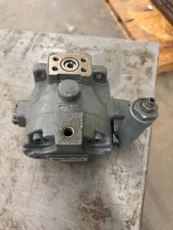 Nachi #VDC-1B-3A3-Q13-U-6064C, Variable Vane Pump - Image 2