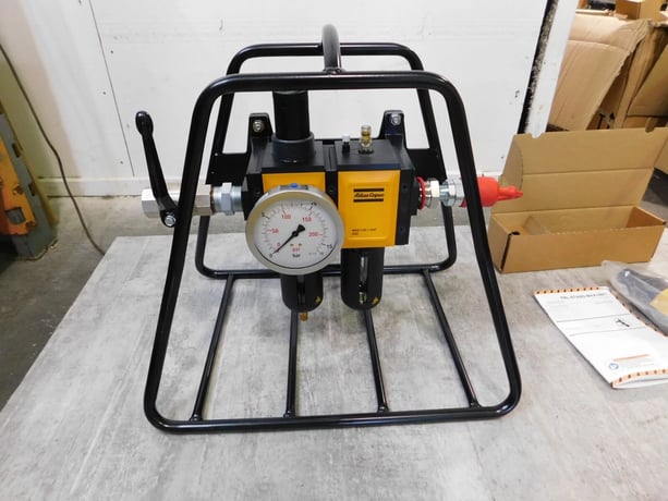 Atlas Copco #RTP2600-HR25, Pneumatic Pistol Nutrunner W/ FRL Stand, 1" Drive - Image 7