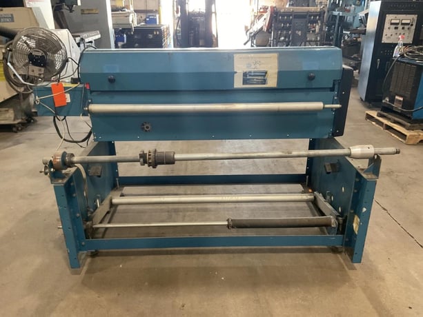 60" Rosenthal #SM-60, Straight Knife Sheeter, integral shafted unwind, cone chucks - Image 3