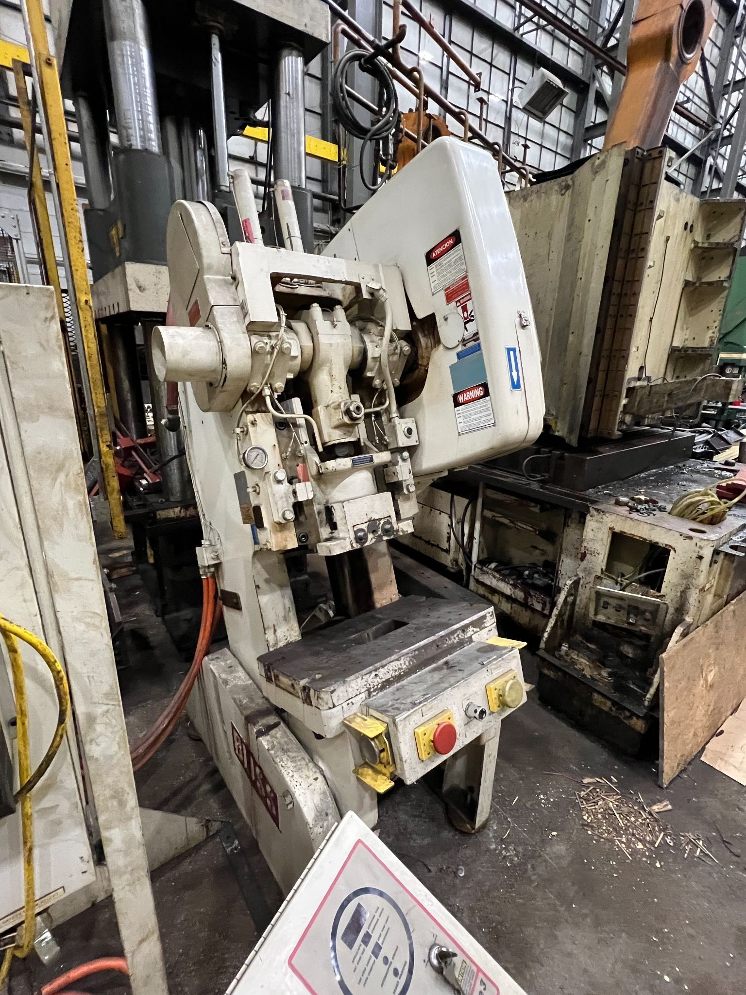 35 Ton, Bliss #C-35, flywheel OBI press, 3" stroke, 10.75" Shut Height, 2.5" adj., 26.5" x 17" bed, 120 SPM - Image 3