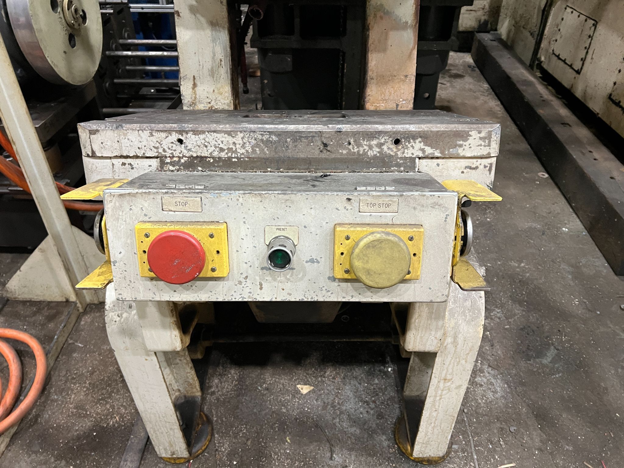 35 Ton, Bliss #C-35, flywheel OBI press, 3" stroke, 10.75" Shut Height, 2.5" adj., 26.5" x 17" bed, 120 SPM - Image 5