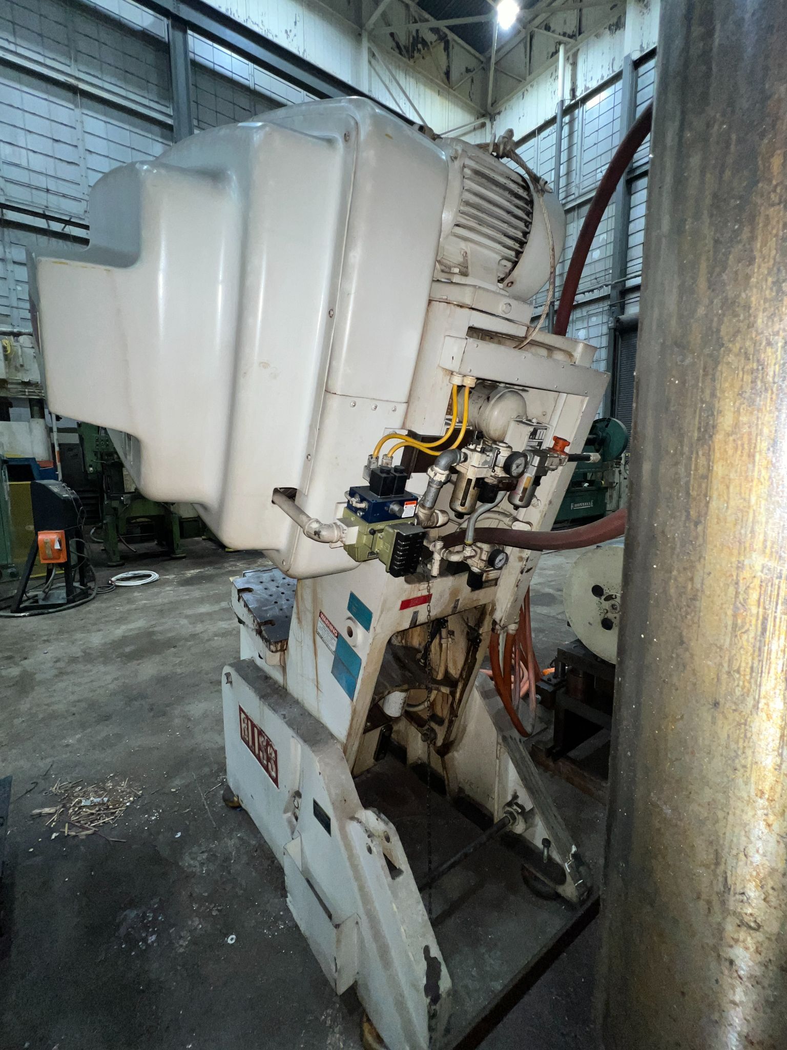 35 Ton, Bliss #C-35, flywheel OBI press, 3" stroke, 10.75" Shut Height, 2.5" adj., 26.5" x 17" bed, 120 SPM - Image 7
