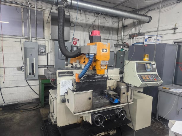 LeBlond Makino #RMC-55, Vertical Machining Center, 21.6" X, 12.6" Y, 13.8" Z, CT40, Fanuc OM, 7.5 HP, 1991 - Image 1