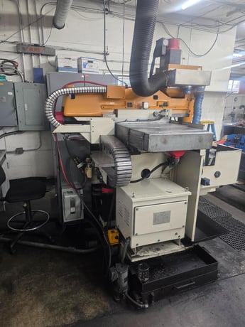 LeBlond Makino #RMC-55, Vertical Machining Center, 21.6" X, 12.6" Y, 13.8" Z, CT40, Fanuc OM, 7.5 HP, 1991 - Image 3