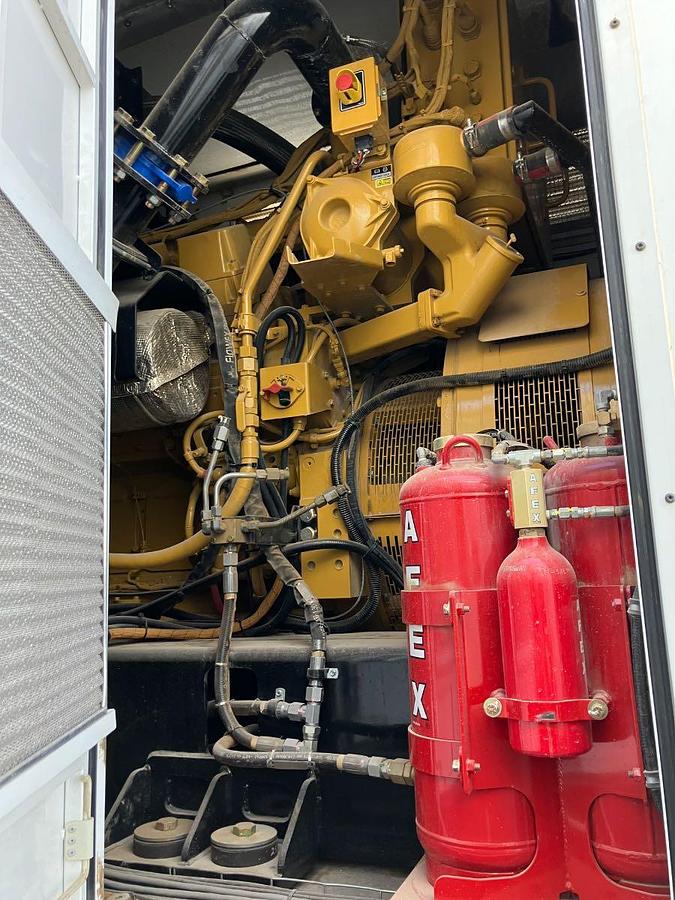 2600 KW Caterpillar #G3520, Natural gas generator set, continuous duty, trailer mounted, 13800 Volts (10 - Image 9