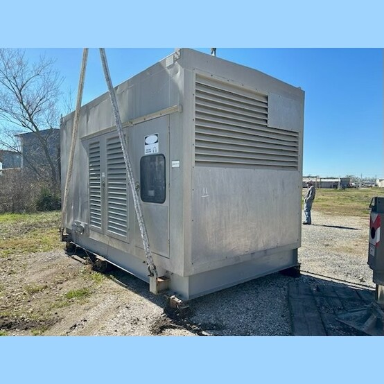 800 KW Detroit Diesel #16V92TA, diesel generator set, stationary/skid, weather enclosure, 822 hours, 1992 - Image 1