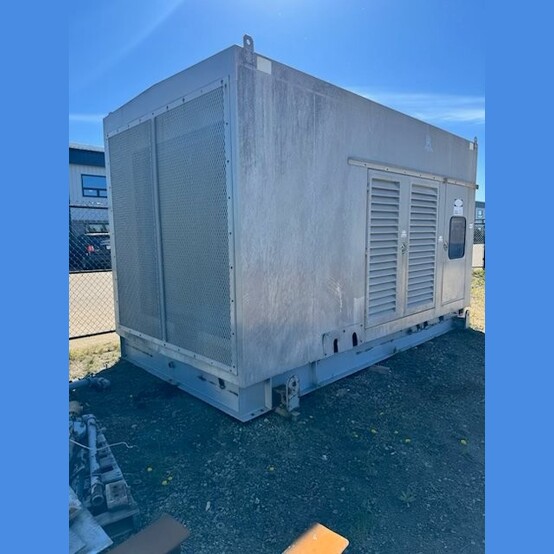 800 KW Detroit Diesel #16V92TA, diesel generator set, stationary/skid, weather enclosure, 822 hours, 1992 - Image 3