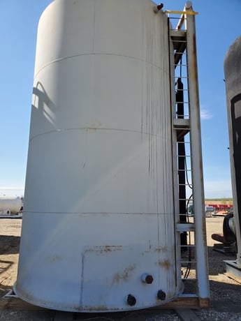 400 bbl Storage Tank (2 available) - Image 1
