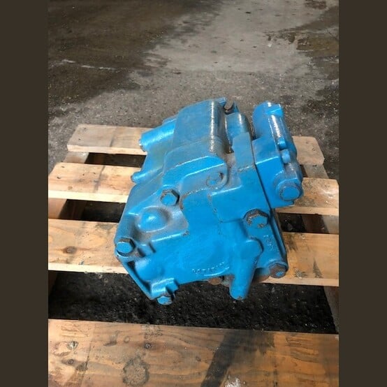 45 GPM, 3625 PSI Vickers #PVH74C, Axial Piston Pump - Image 4