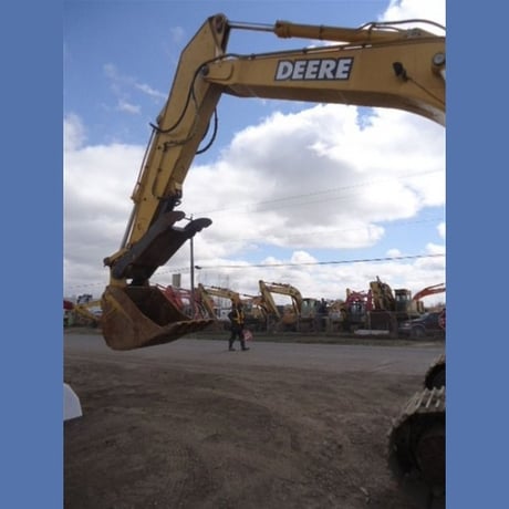 John Deere 330LC, Crawler Excavator, 7,600 hours, hydraulic thumb, 32" tracks, 2001 - Image 5