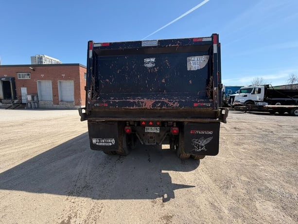 Volvo #VNR300, tri axle dump truck, diesel, 13 speed automatic transission, tarp system, 2023 - Image 4