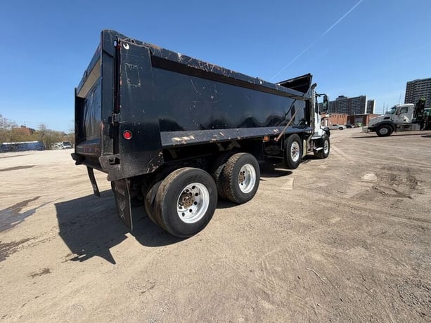 Volvo #VNR300, tri axle dump truck, diesel, 13 speed automatic transission, tarp system, 2023 - Image 5