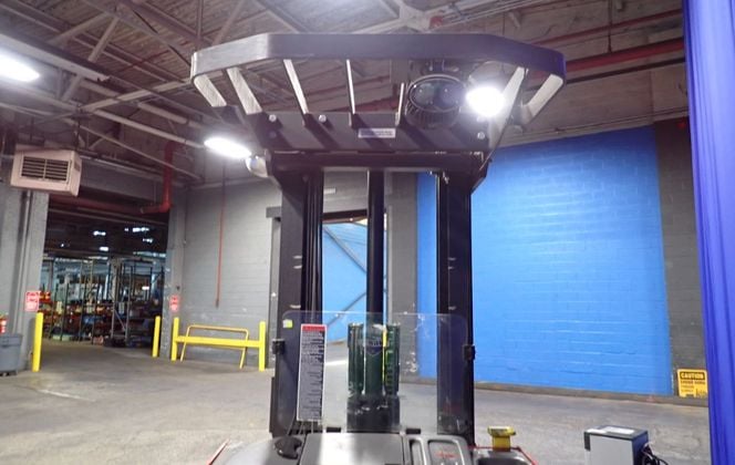 3000 lb. Raymond #EASI-R30TT, electric stand-up forklift, 216" lift height, 42" x 4" forks - Image 10