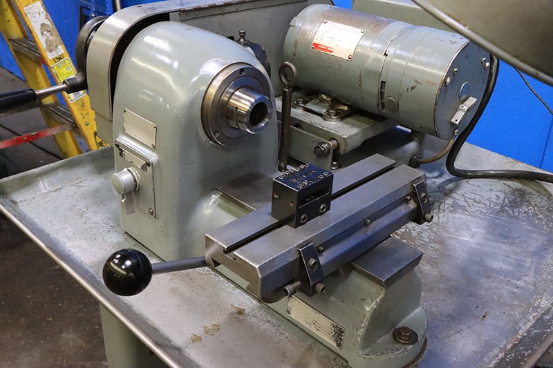 9" Hardinge #HSL, speed lathe, 5C collet closer, 750-1800-3000 RPM, 0.5 HP, floor stand, 1970 - Image 4