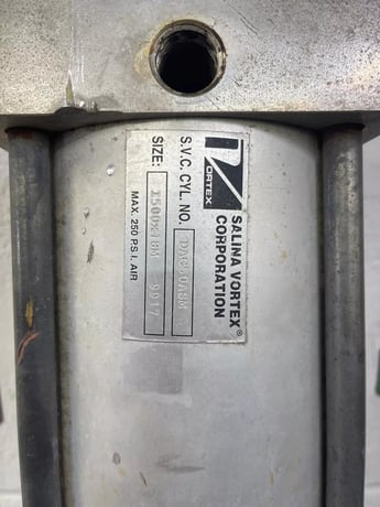 Salina Vortex #SA18-MG-SB-RS, Pneumatic Gate Knife Valve, 18" x 18" size, 20-1/4" bolt hole center to center - Image 4