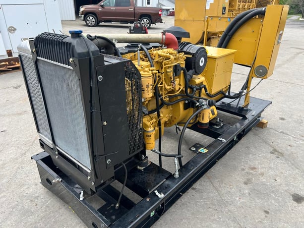 100 KW Caterpillar #LC3014F, Diesel Generator Set, 120/208 Volts, 3362 HP @ 1800 RPM CAT C4.4 Acert engine - Image 8